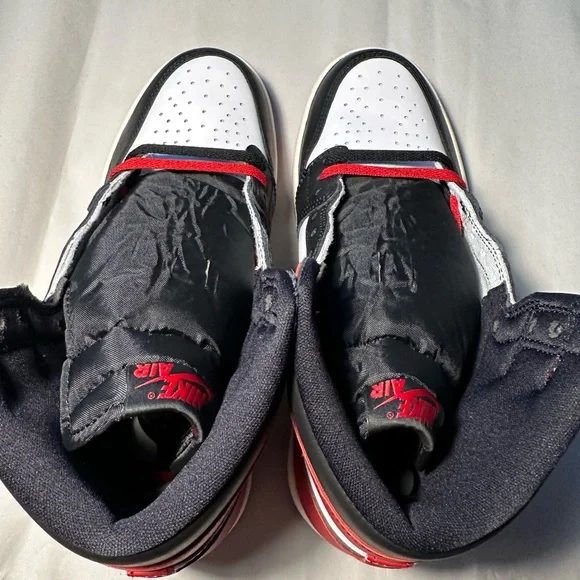 Jordan 1 High ‘Black Toe Reimagined’ Size 9